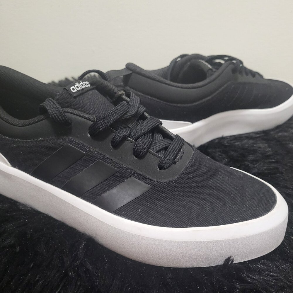 BRAND NEW - ADIDAS Shoes (6.5)
